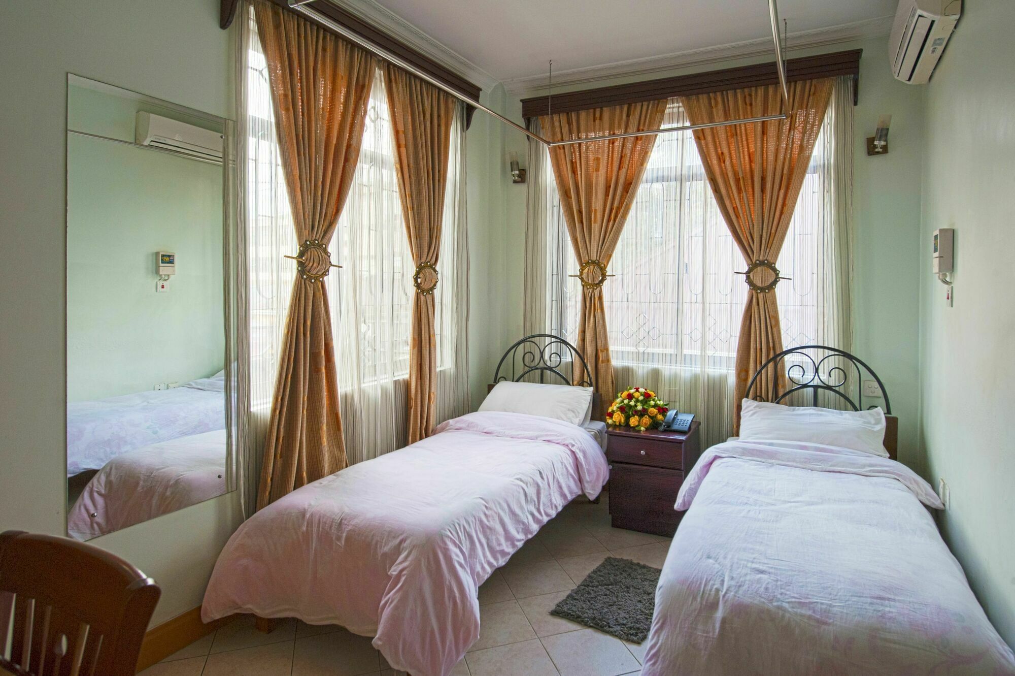 Jevas Hotel Аруша Екстер'єр фото